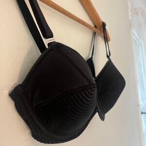 Fleur du Mal cone bra 32c